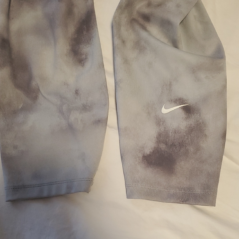 Nike Leggings Tie-Dye, Gray, Size L - Picture 10 of 16